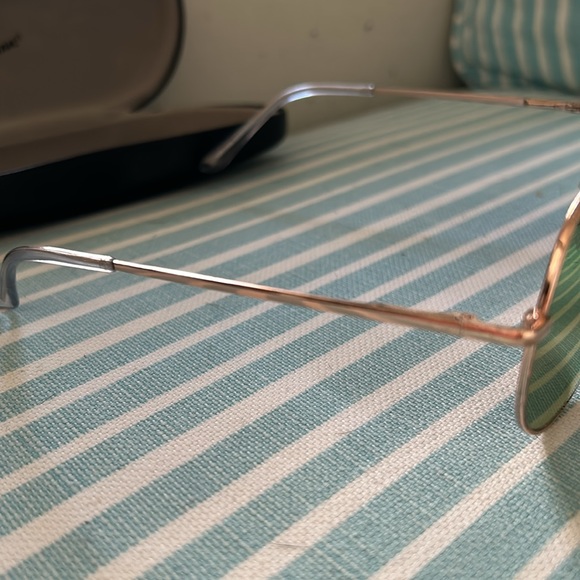 Ray Ban rose gold and pink mirror lenses - Picture 3 of 5